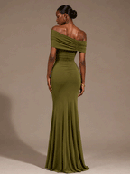 Yara schulterfreies, gerafftes Maxikleid