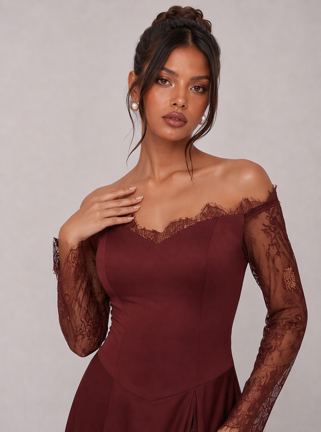 Zephrina Hestelle lace slit maxi dress in burgundy