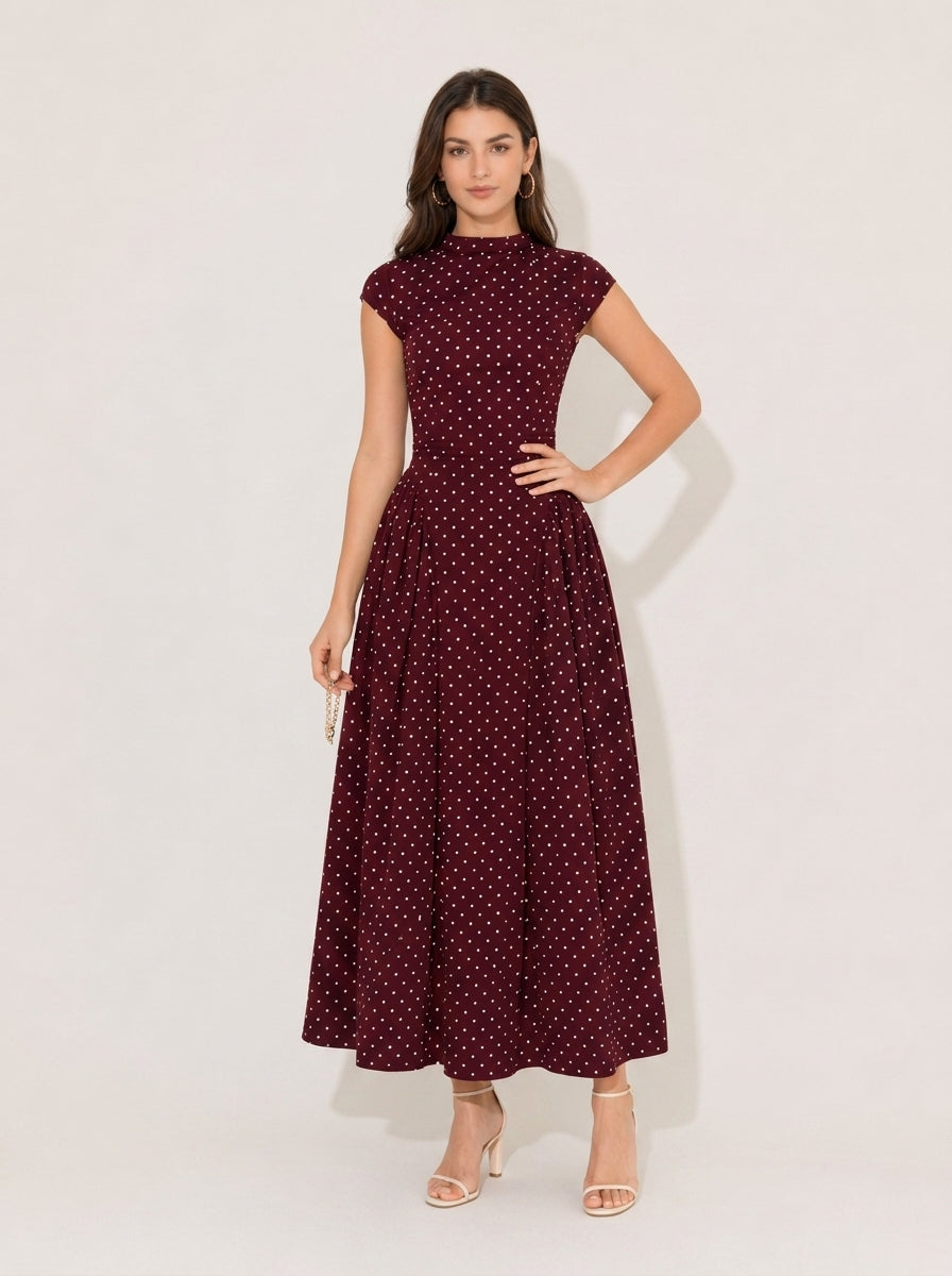 Violettes gepunktetes Kleid mit Flügelärmeln