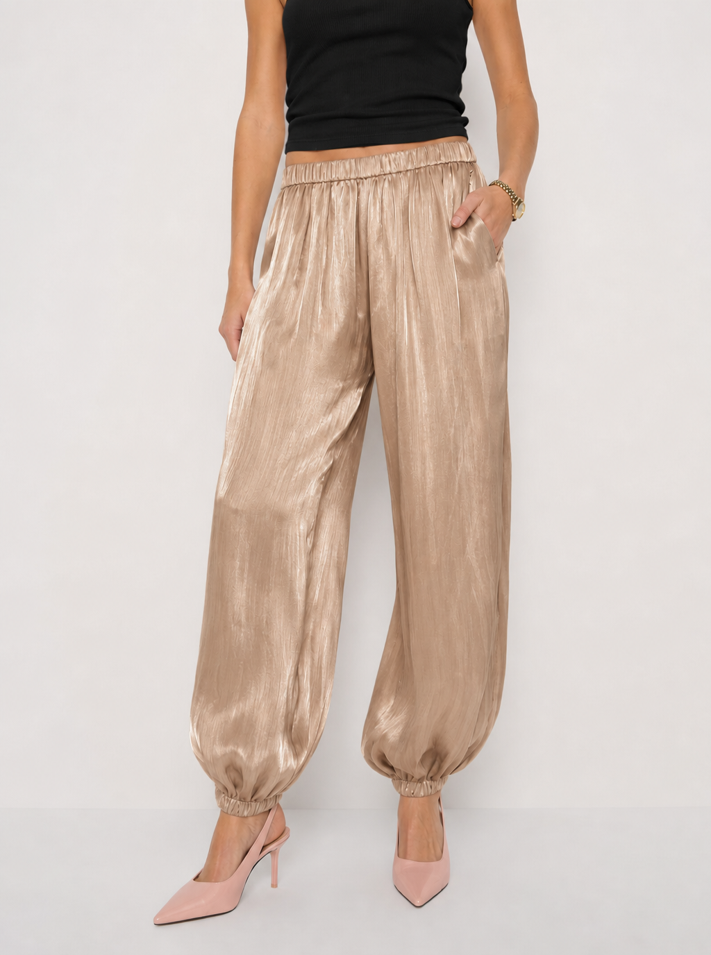 Zephrina Flavia satin-look jogger pants in pink