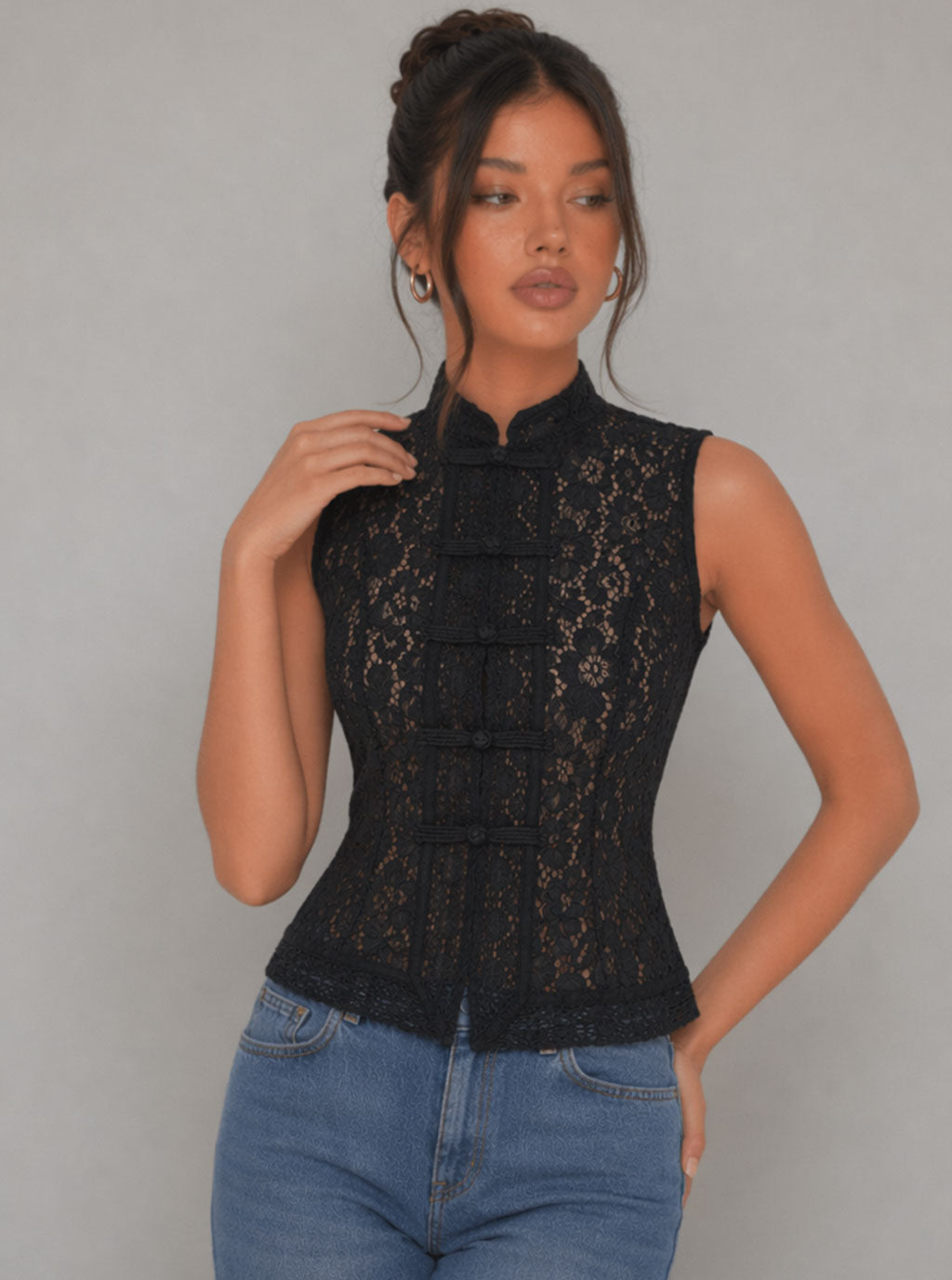 Top Joanna in pizzo floreale