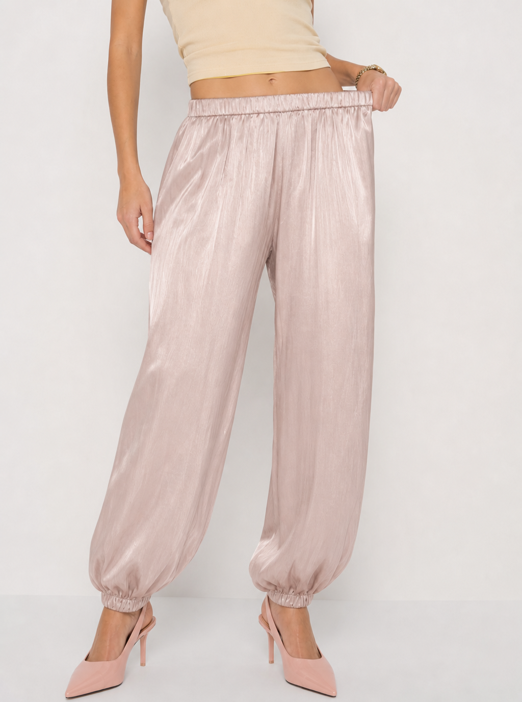 Zephrina Flavia satin-look jogger pants in pink